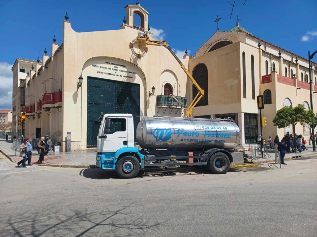 transporte de agua en malaga